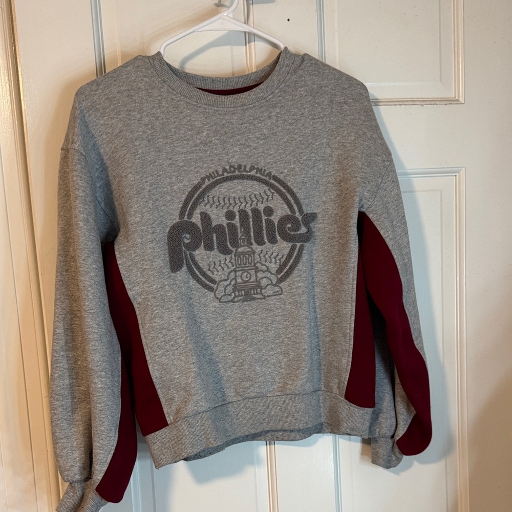Phillies crew neck